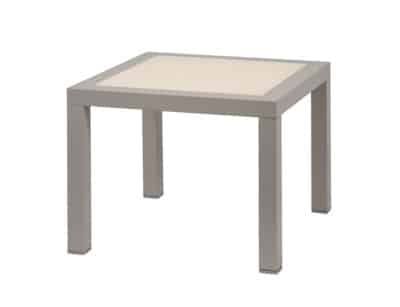 Table basse en aluminium mat couleur aluminium. Modèle central Olimpia, offre un design contemporain et fonctionnel, parfait pour les salons modernes ou les espaces de réception