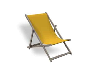 Mini gandula plegable de disseny minimalista en color groc, amb estructura de fusta i seient de tela resistent, aïllada sobre fons blanc