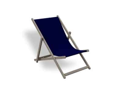 Mini gandula plegable de disseny minimalista en color blau marí, amb estructura de fusta i seient de tela resistent, aïllada sobre fons blanc