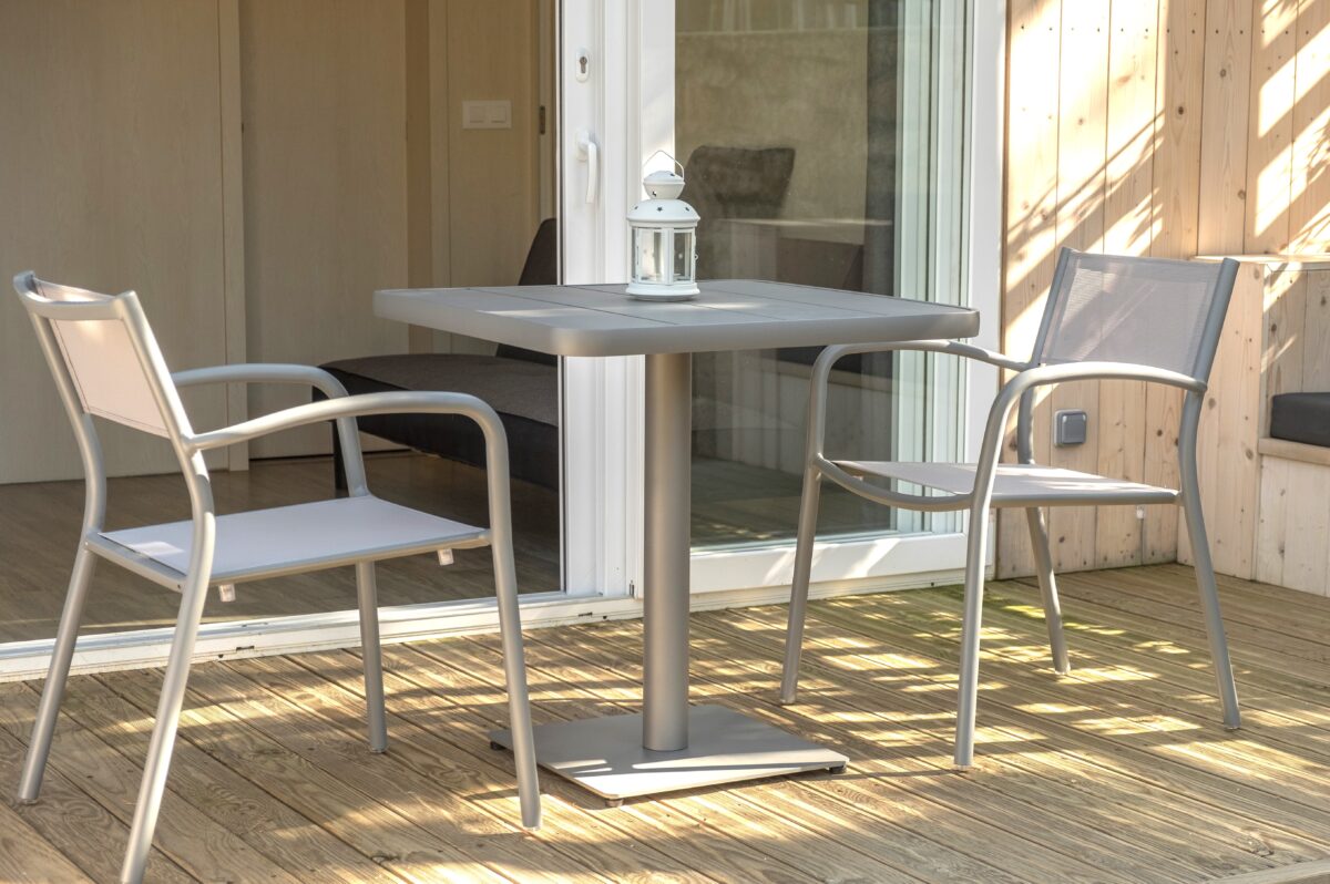 Pack 2 chaises Mila + table Ágata – Image 4