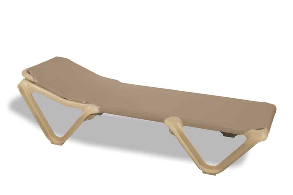 Beach sun lounger with sand-coloured structure and sand-coloured fabric, ideal for outdoor areas and outdoor relaxation areas