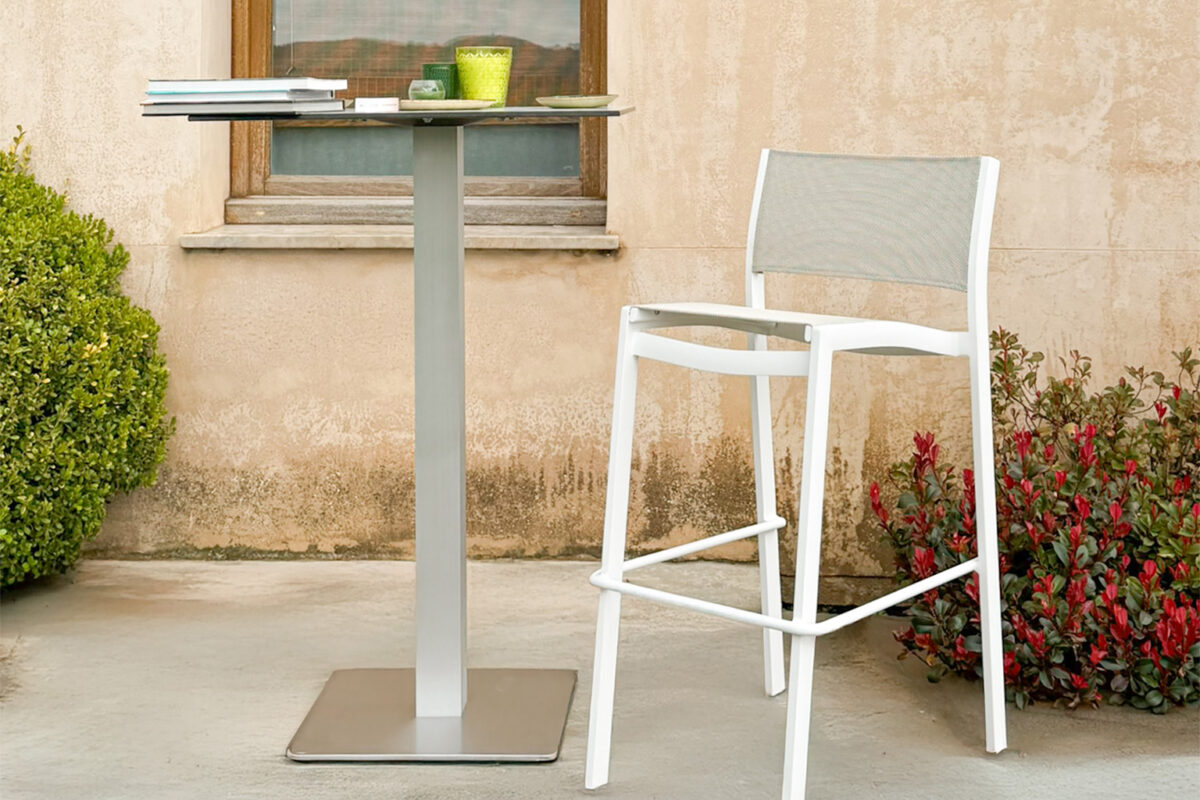 Table Capri haut